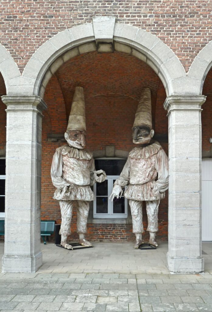 La cour intérieure du musée du Carnaval & du Masque (Binche)